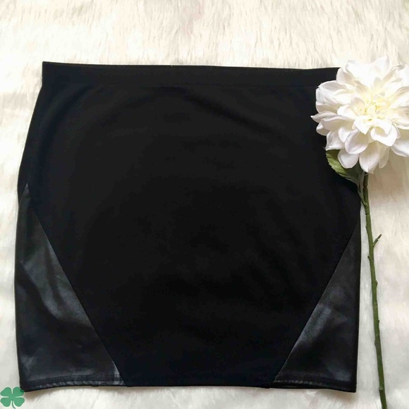Victoria's Secret black Mini Skirt Size Medium - Picture 4 of 8